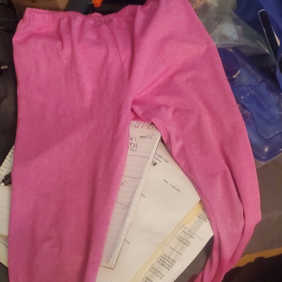 Long sleeves  🦄 tee / hot pink leggings 💗 - Picture 2 of 5